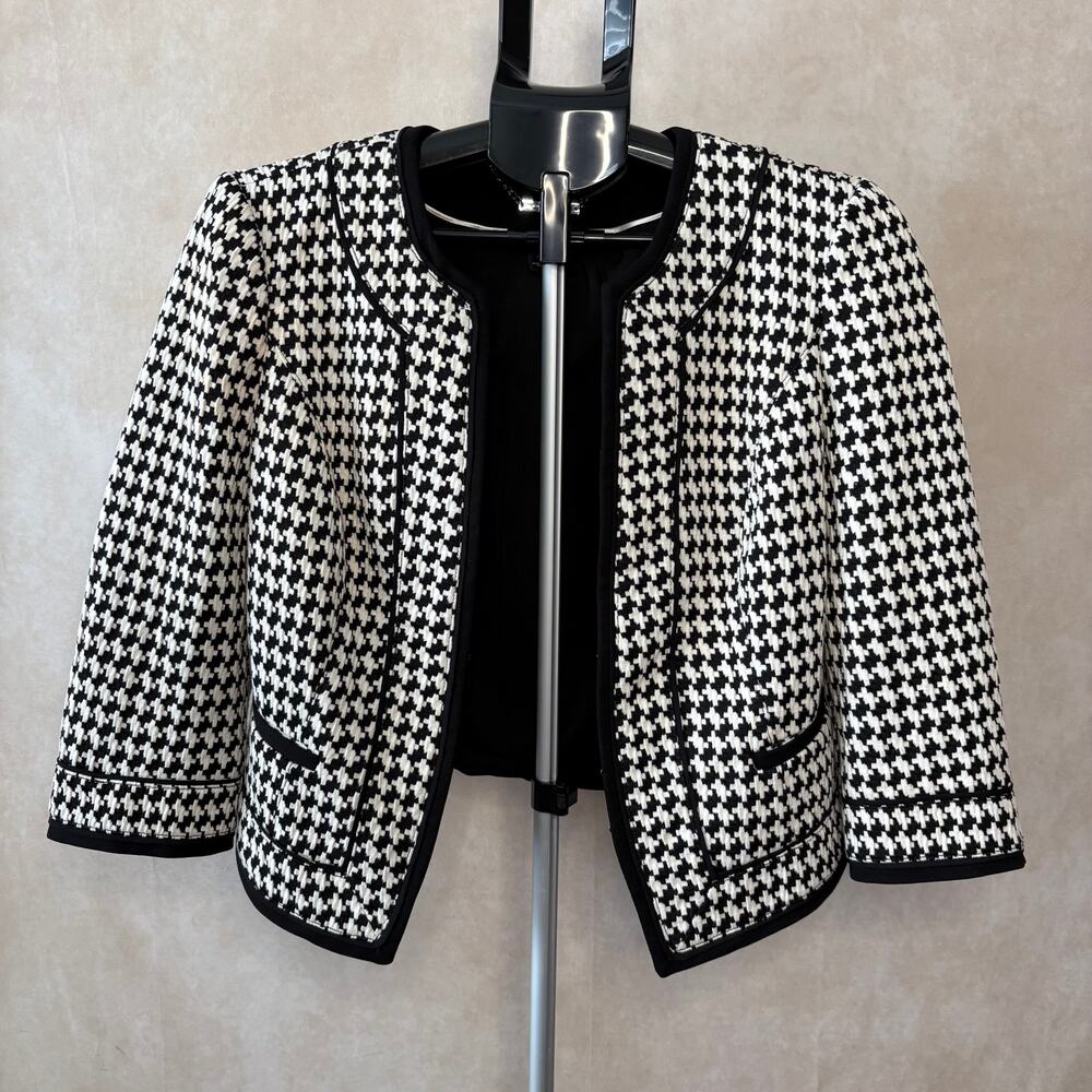 White House Black Market Houndstooth Pattern Black White Cropped Blazer Size 8